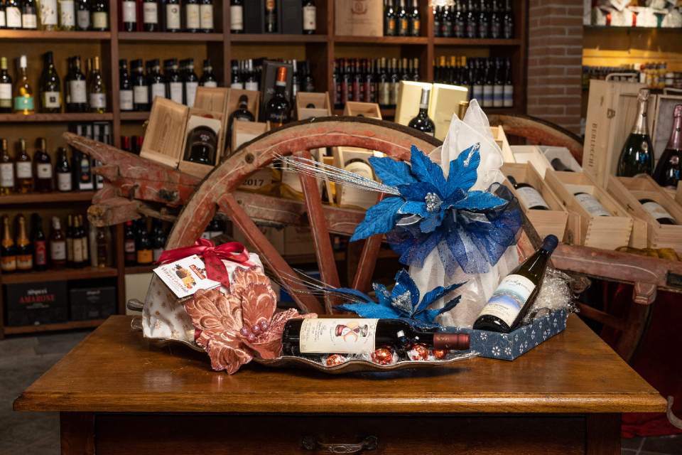 Cesto con prodotti tipici