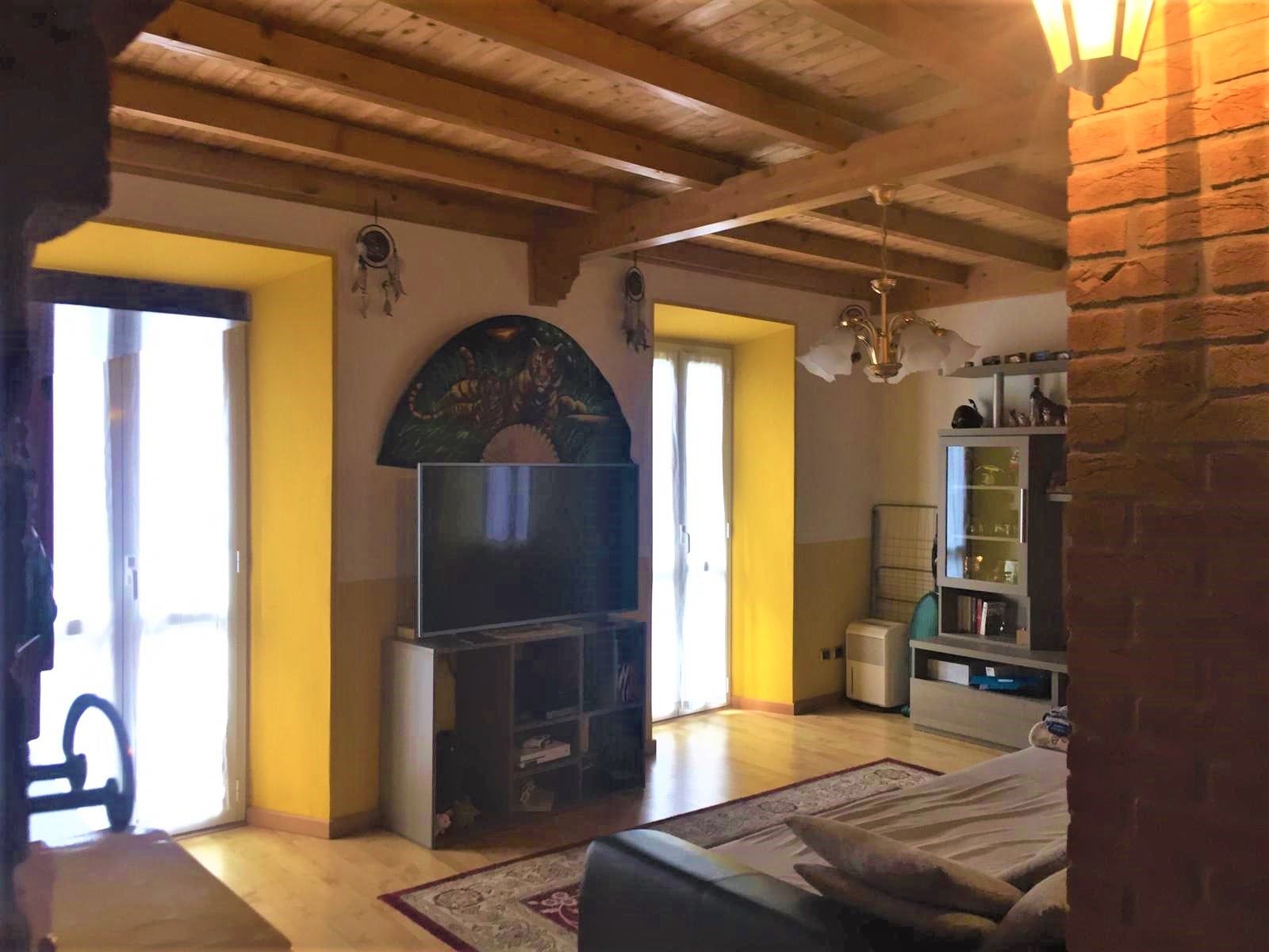 salotto di una casa in vendita