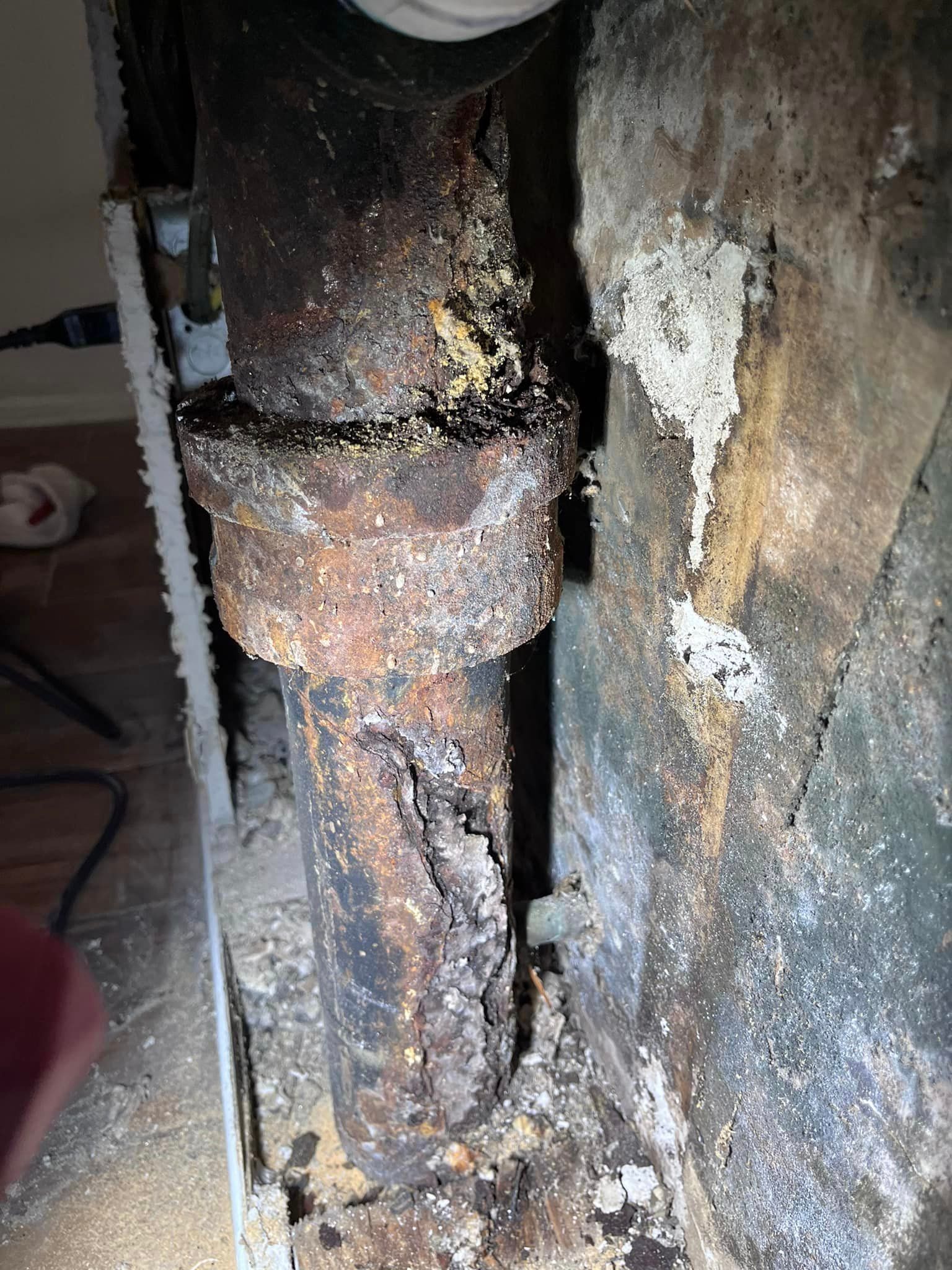 Emergency cast iron drainage repairs