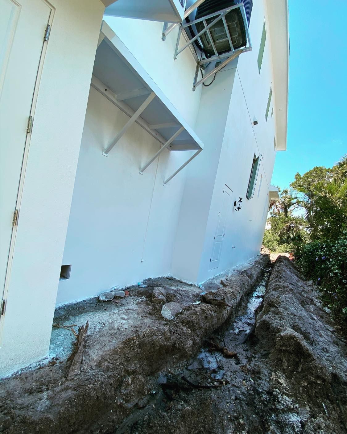 Snyder Landworks and Hunter Snyder for coming out to save us today 200- excavation brought to a halt by an oak tree stump