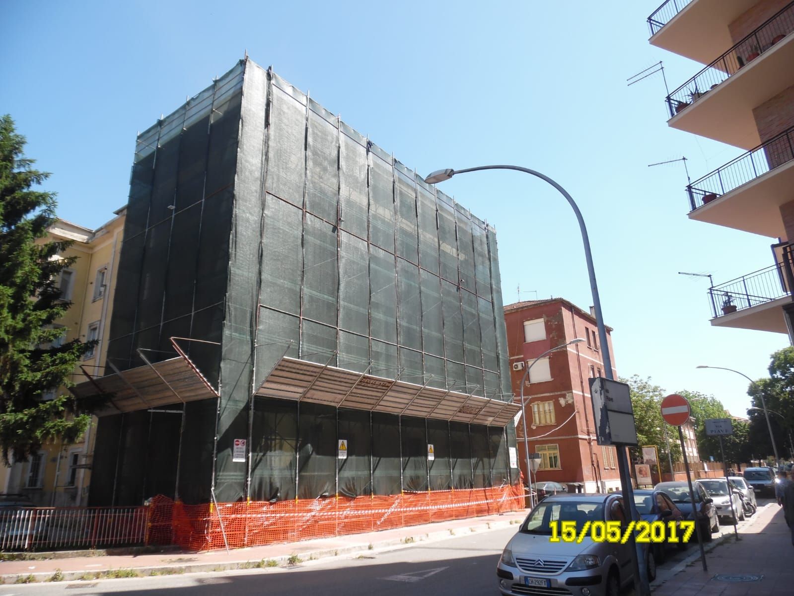 Una foto di un edificio in costruzione è stata scattata il 15/06/2017