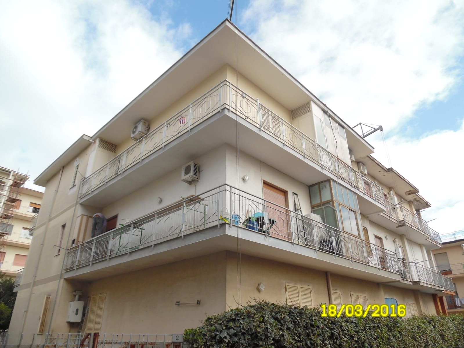 Una foto di un edificio scattata il 18/03/2016