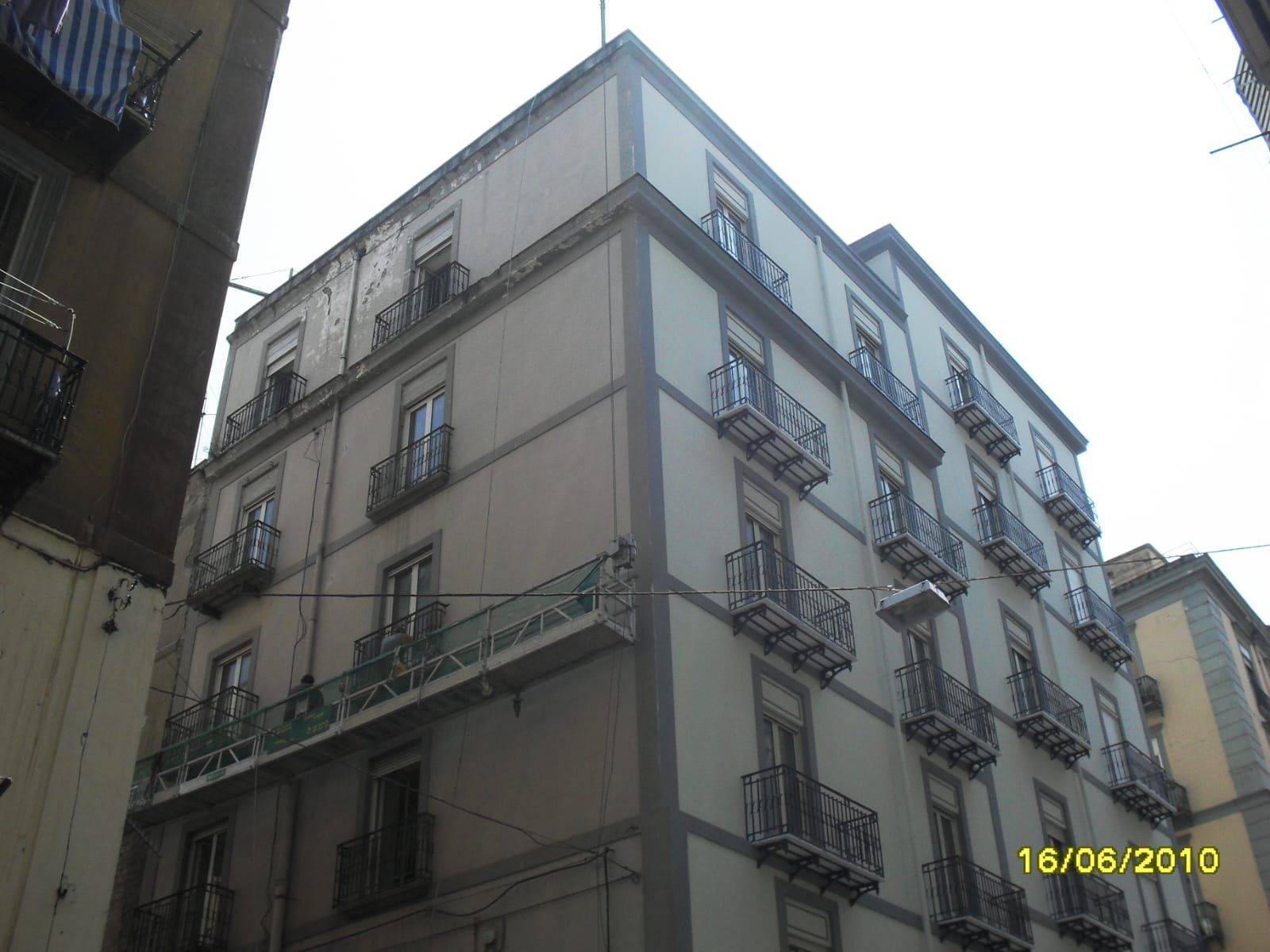 Una foto di un edificio scattata il 16/06/2010