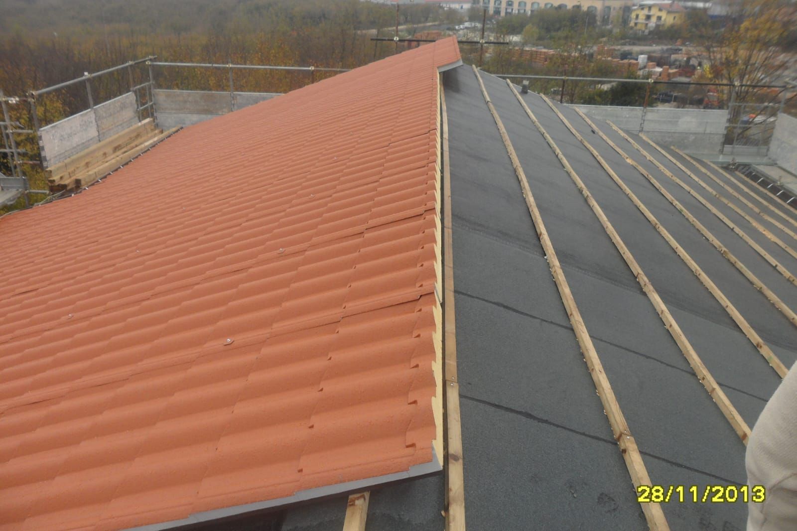 Una foto di un tetto scattata il 28/11/2013