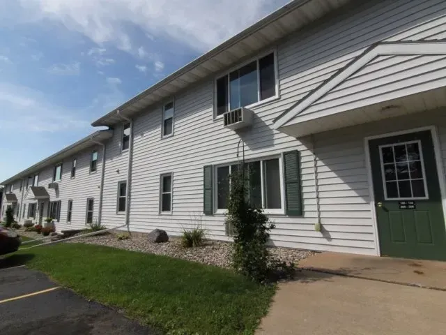 Laurel Pines Apartments