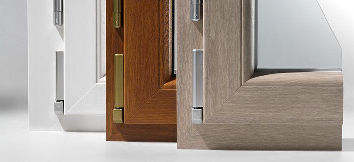 particolare di un infisso in legno