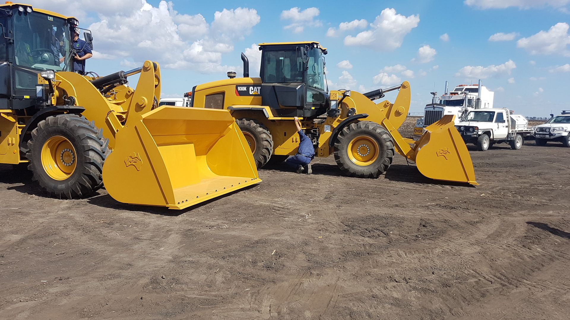Wheel loader light material bucket