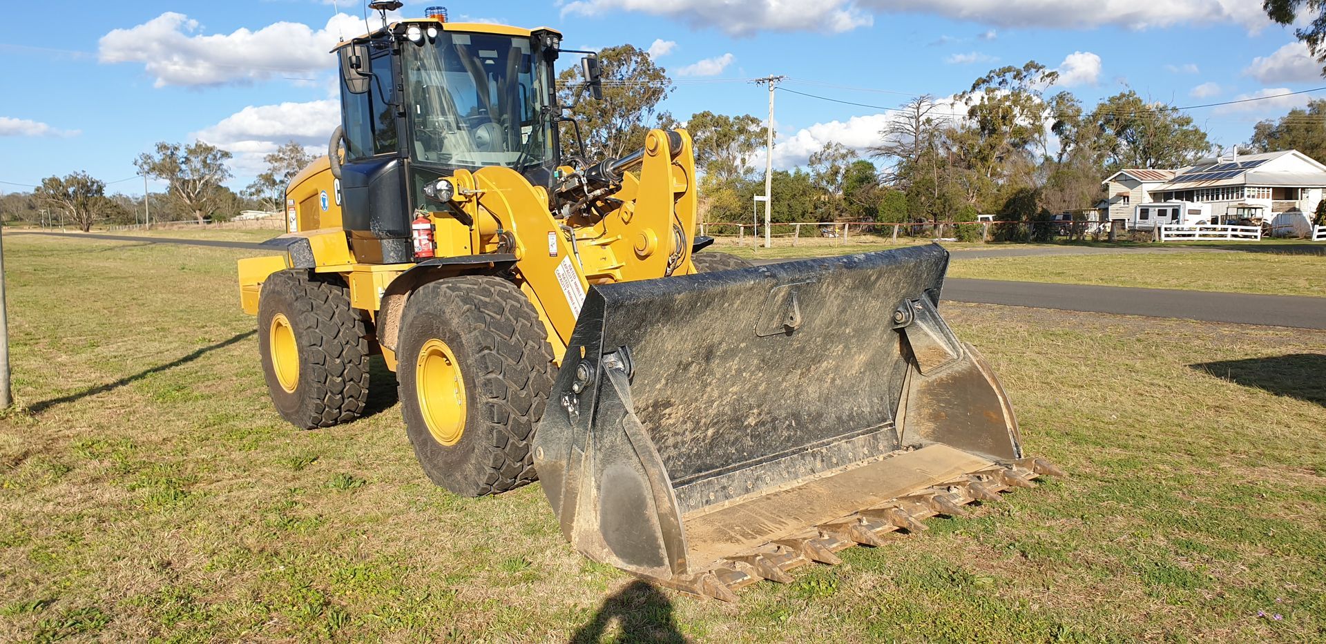 4 in 1 bucket on a Wheel Loader