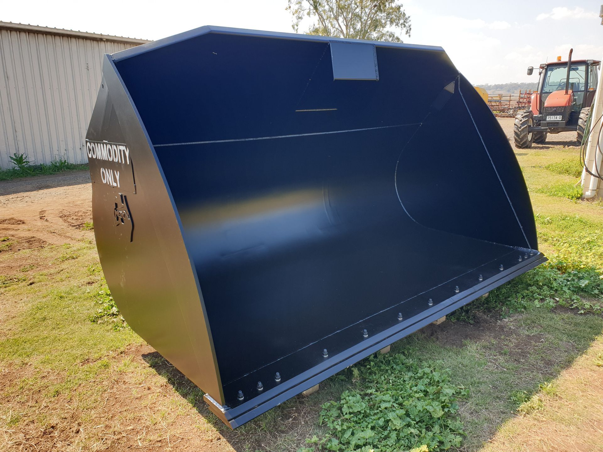 Wheel loader light material bucket