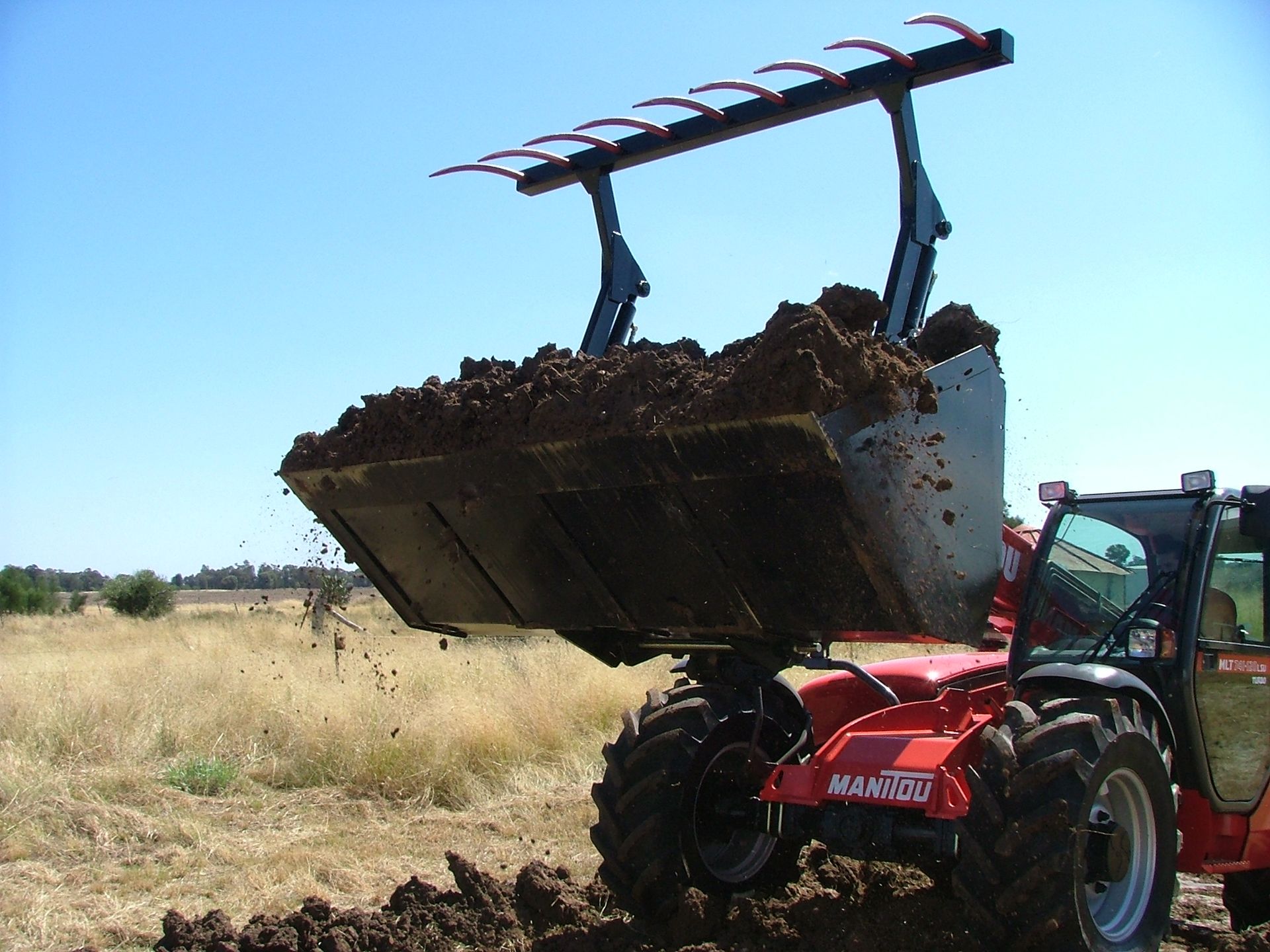Telehandler light material LM bucket