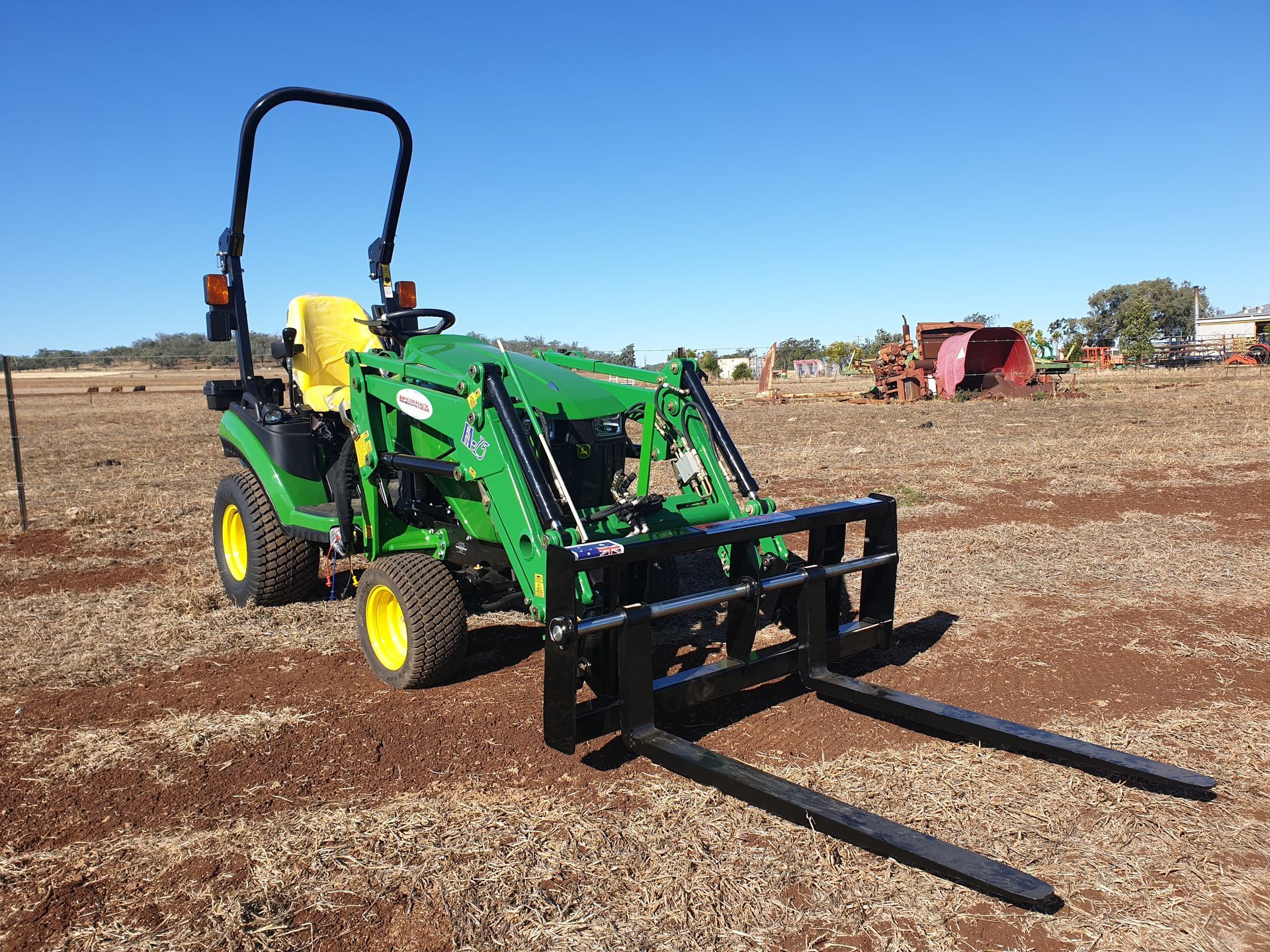 Tractor pallet forks 