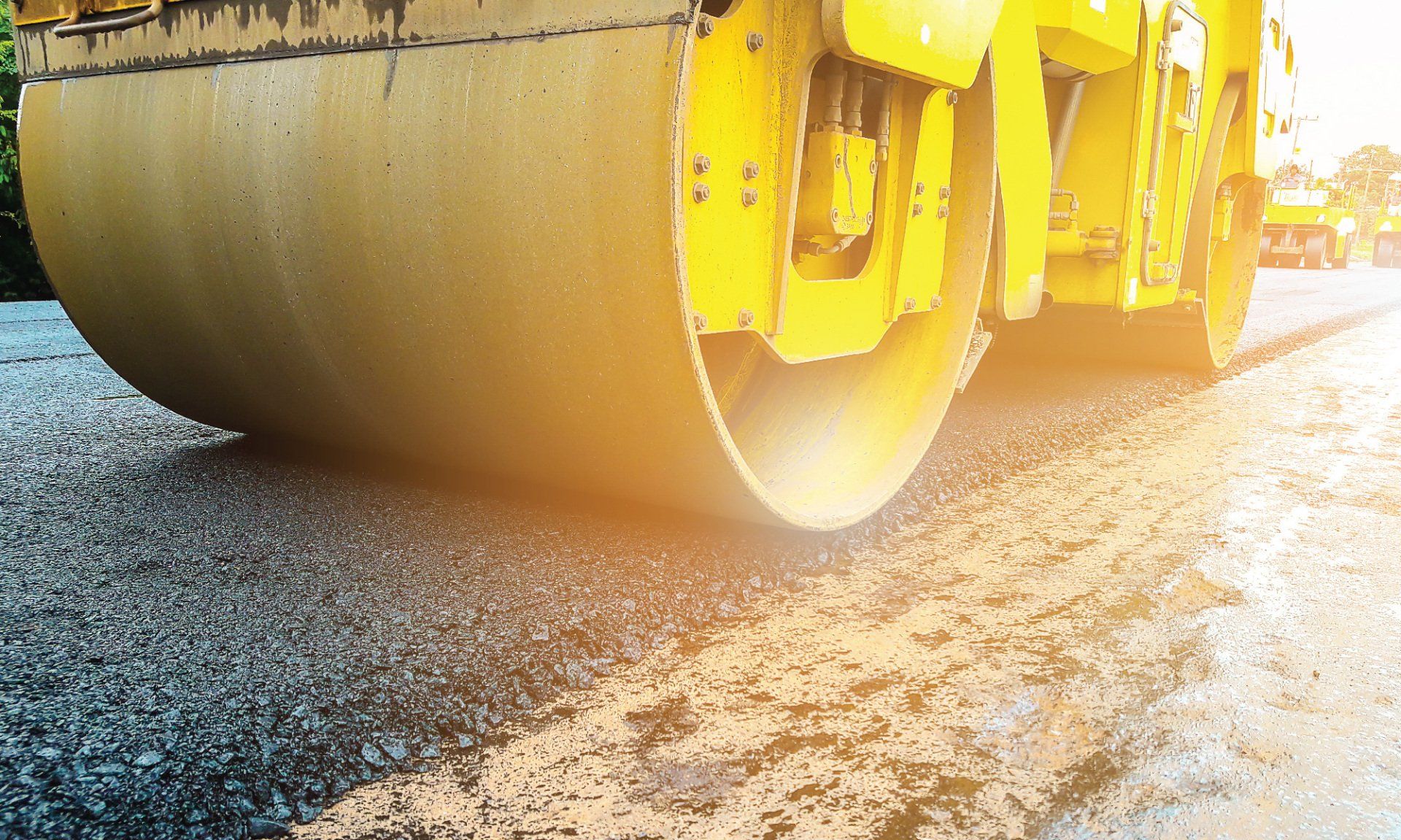 pavage d’asphalte en cours