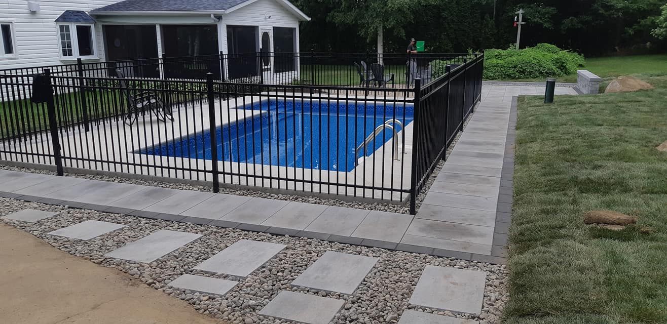 superbe jardin de maison nature avec escalier