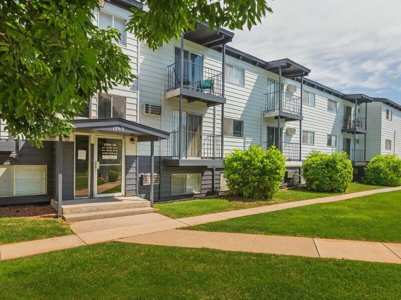 Walking Paths | Parkwood Place in Greenly, CO