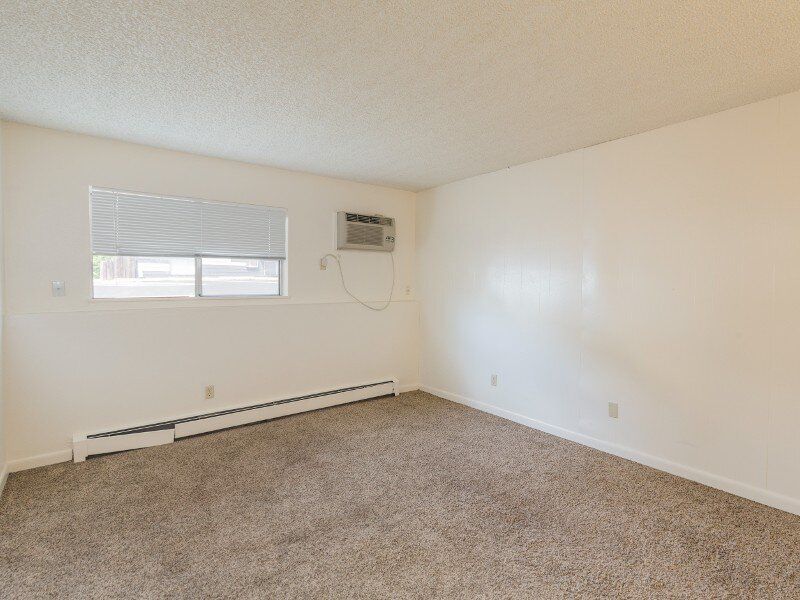 Large Bedrooms | Parkwood Place in Greenly, CO