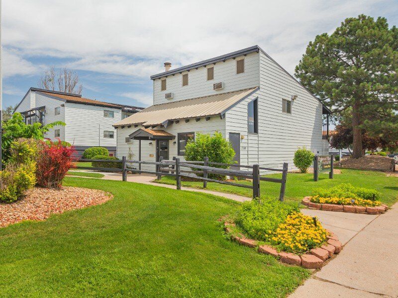 Apartments Near Me | Parkwood Place in Greenly, CO