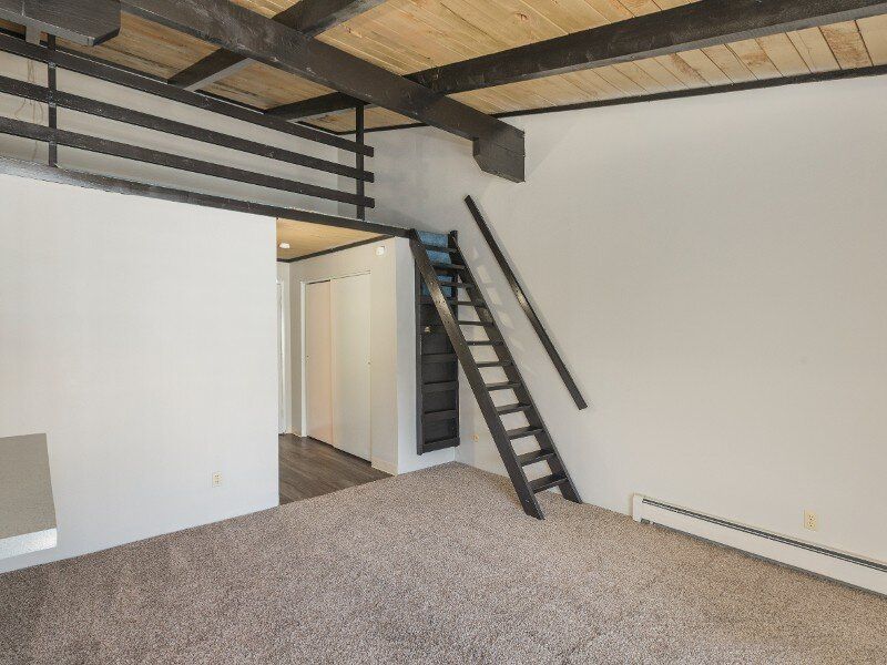 Loft Apartment | Parkwood Place in Greenly, CO