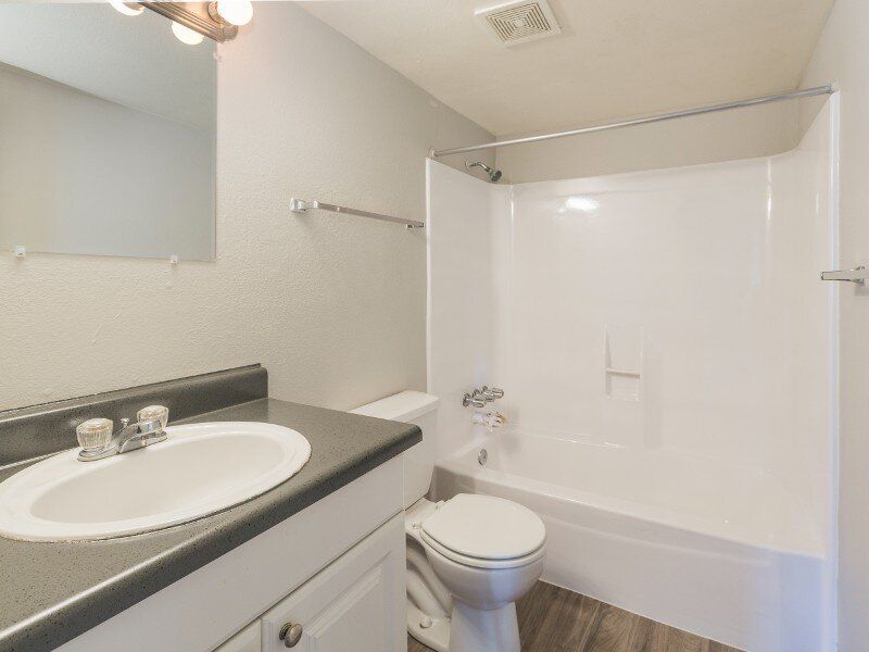Apartment Bathroom | Parkwood Place in Greenly, CO