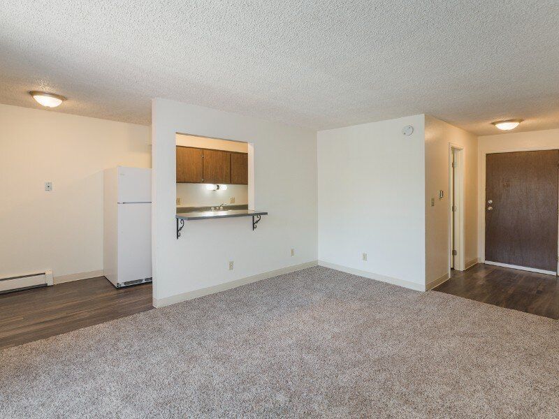 Living Room | Parkwood Place in Greenly, CO