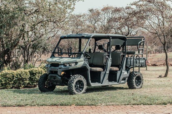 Rust de Winter Safaris_hunting_carrier