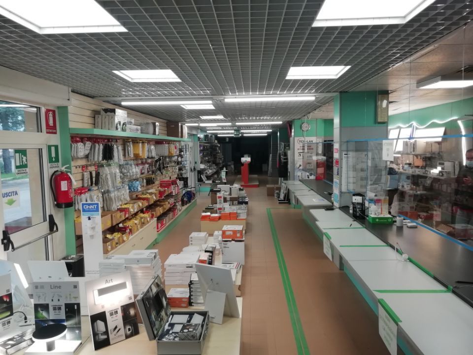 negozio di articoli per illuminazione