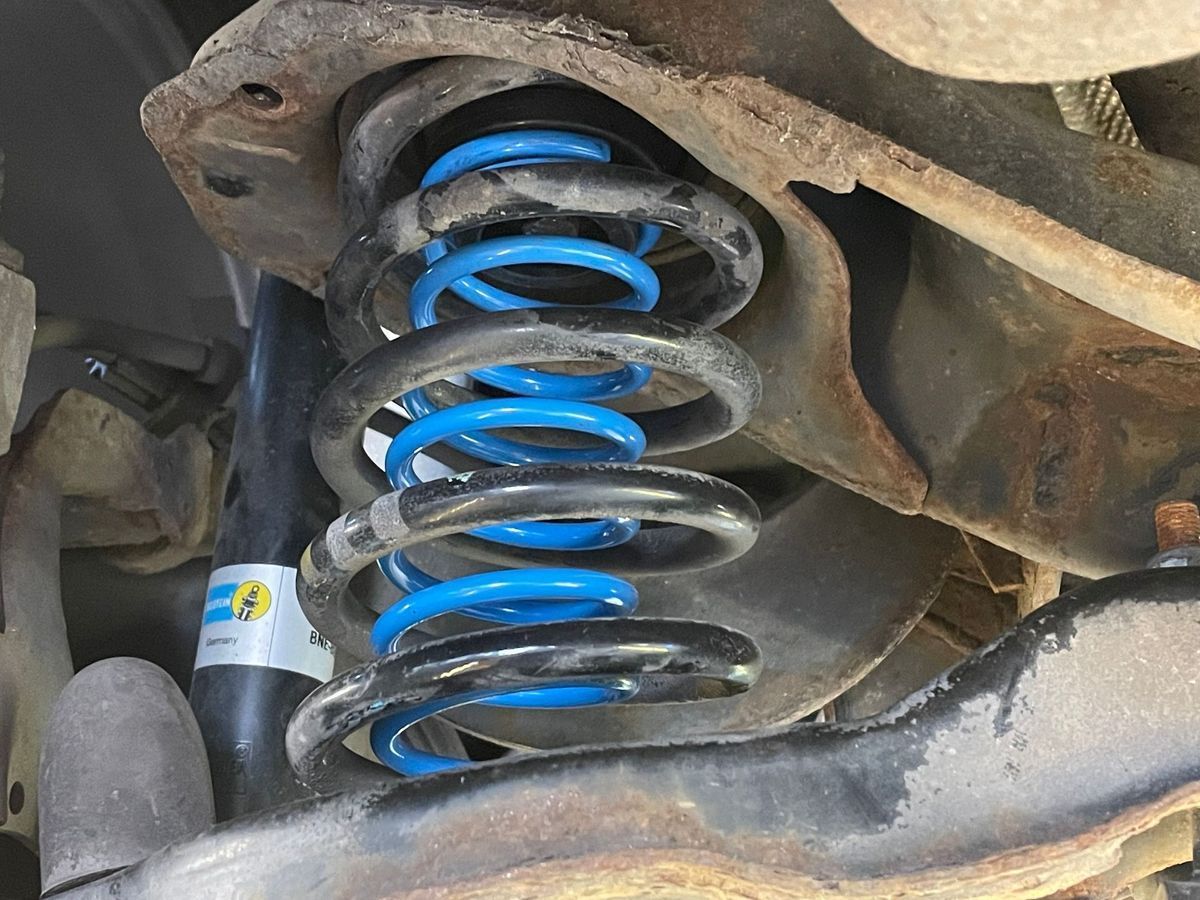 Volvo V50 Helper Springs