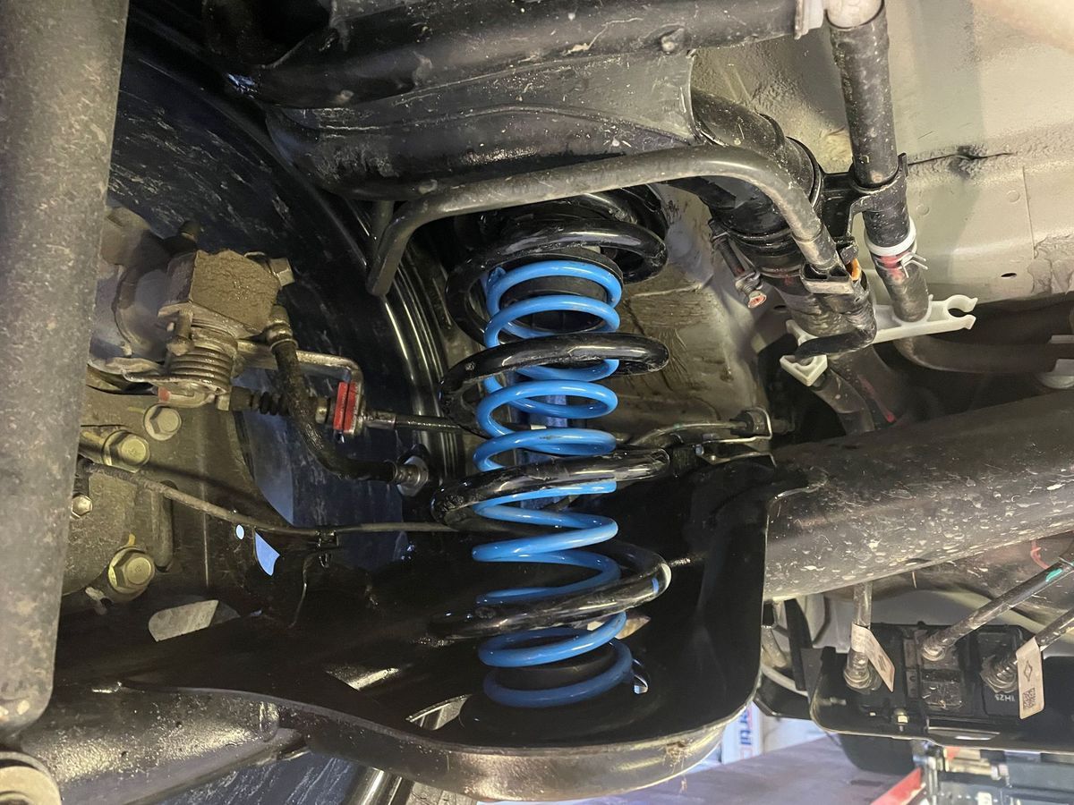 Suzuki S-Cross SX4 Helper Springs