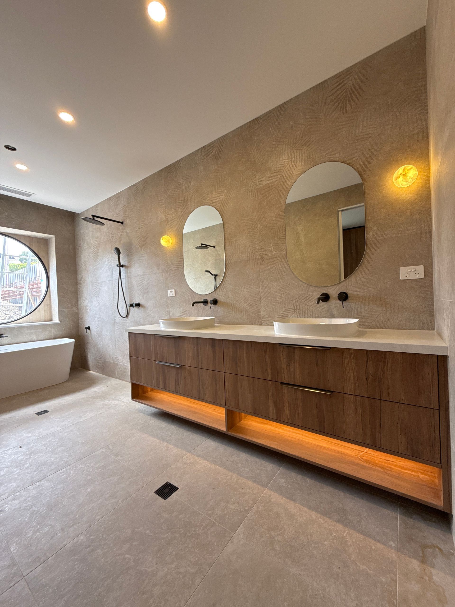 Ensuite in Polytec Australian Native Woodmatt
