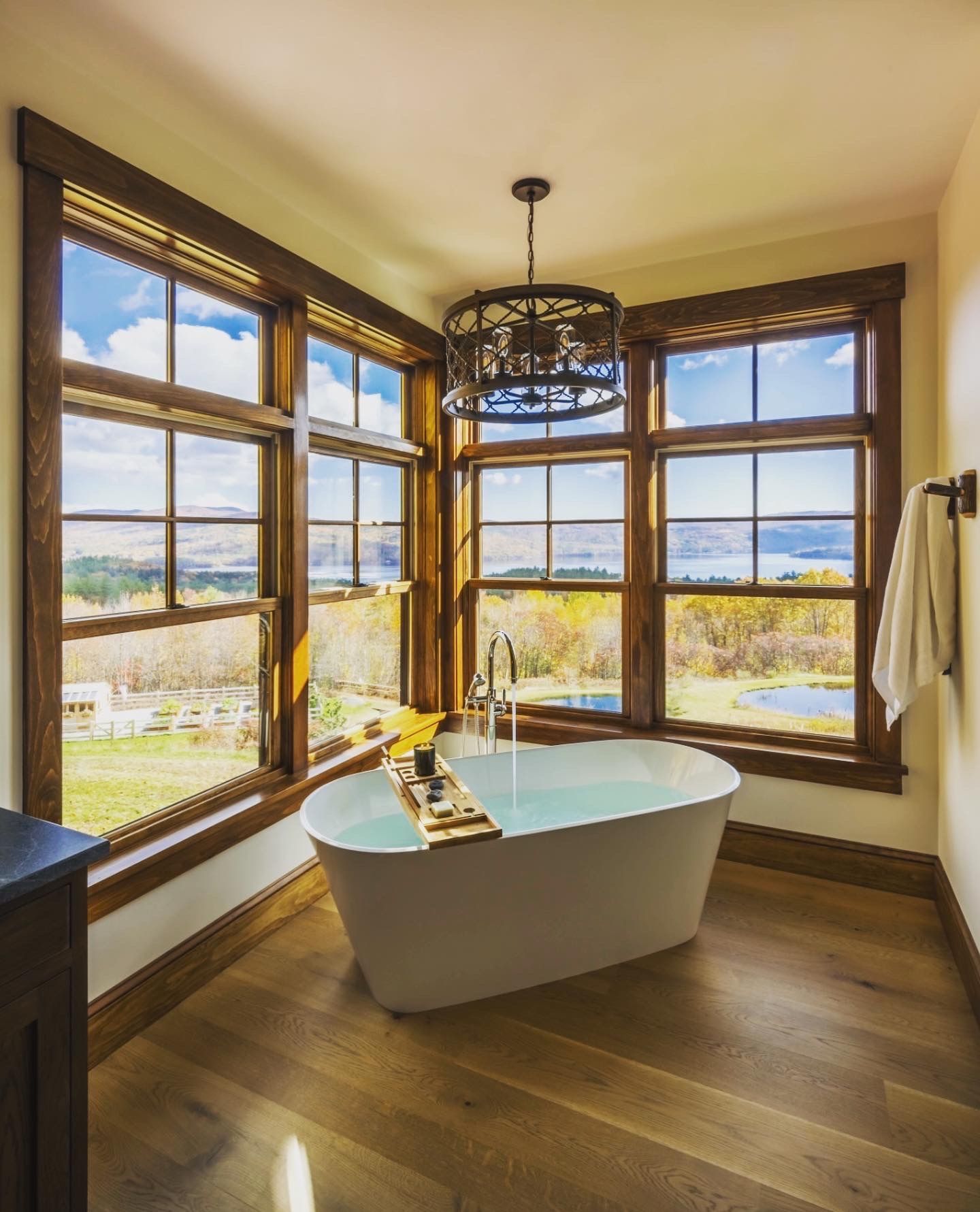 Take A Peek, interior photo 173