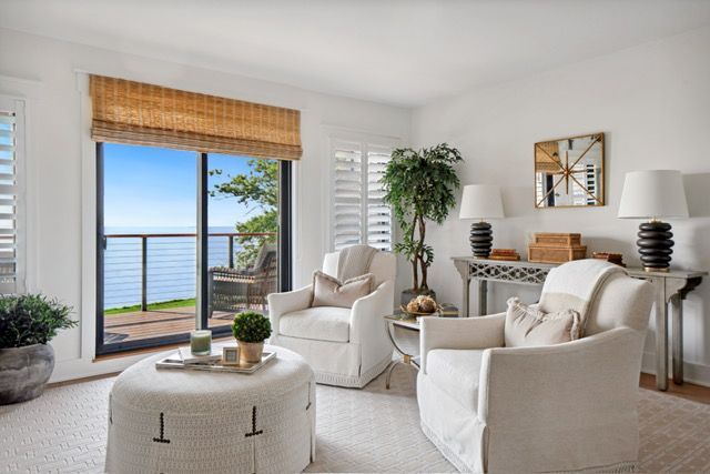 Take A Peek, interior photo 184