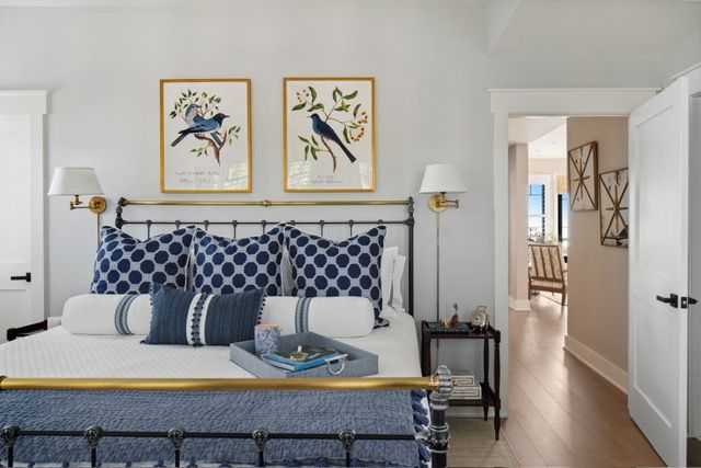 Take A Peek, interior photo 185