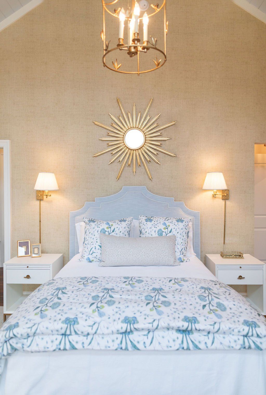 Take A Peek, interior photo 22