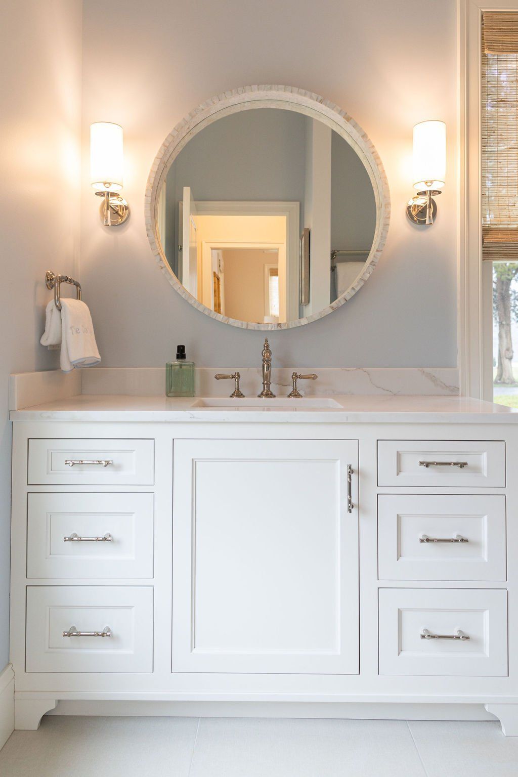 Take A Peek, interior photo 15