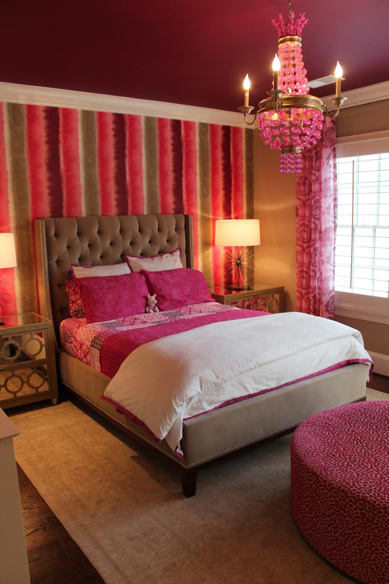 Take A Peek, interior photo 125