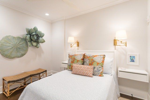 Take A Peek, interior photo 70