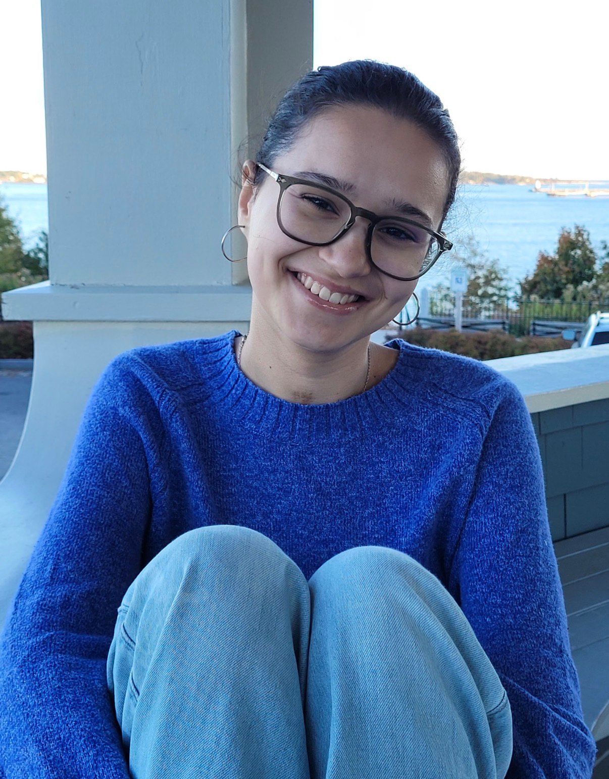 Gray silhouette of a person within a circle; an avatar placeholder.