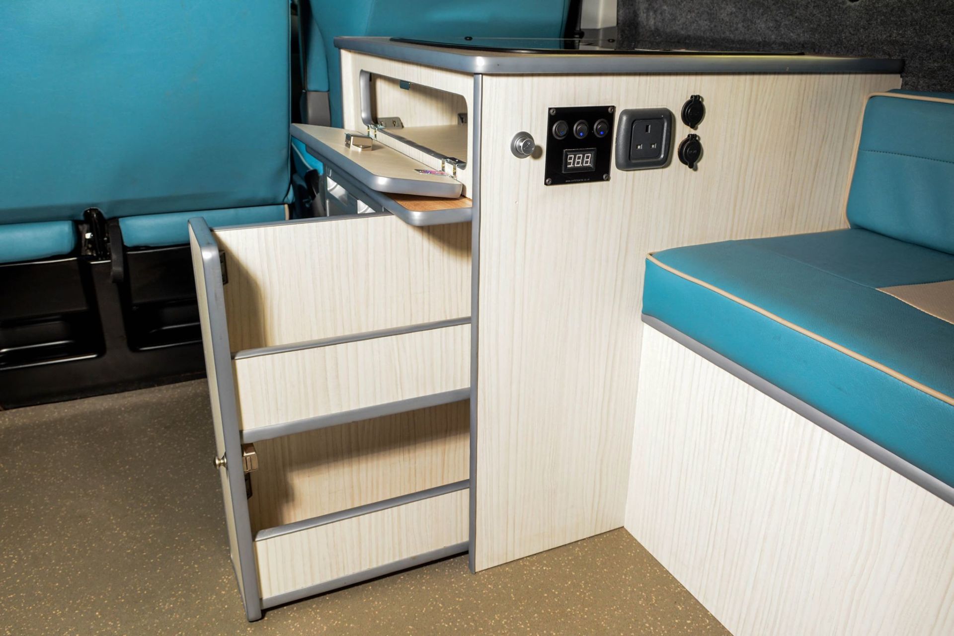 van dashboard image 17