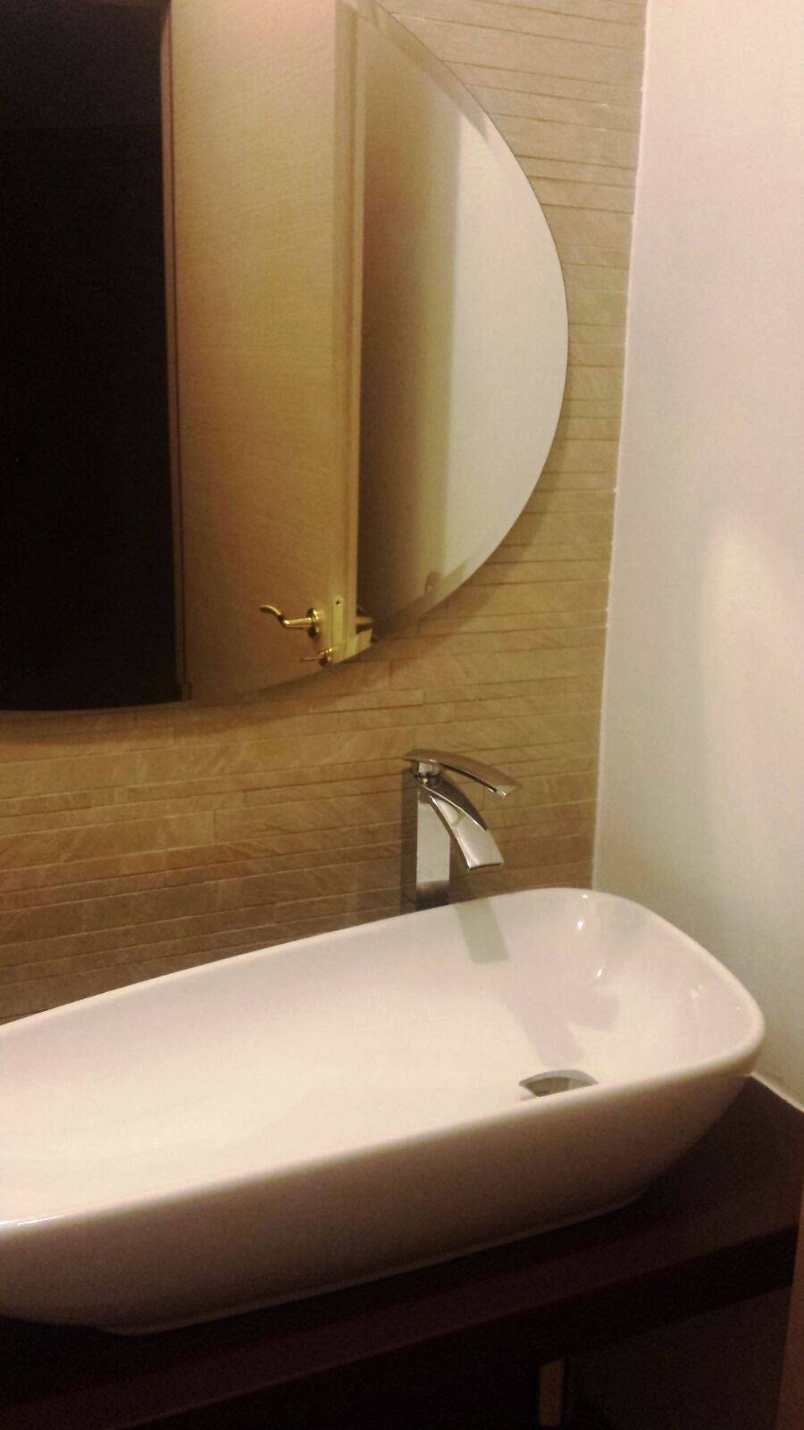 specchio bagno dal design minimale