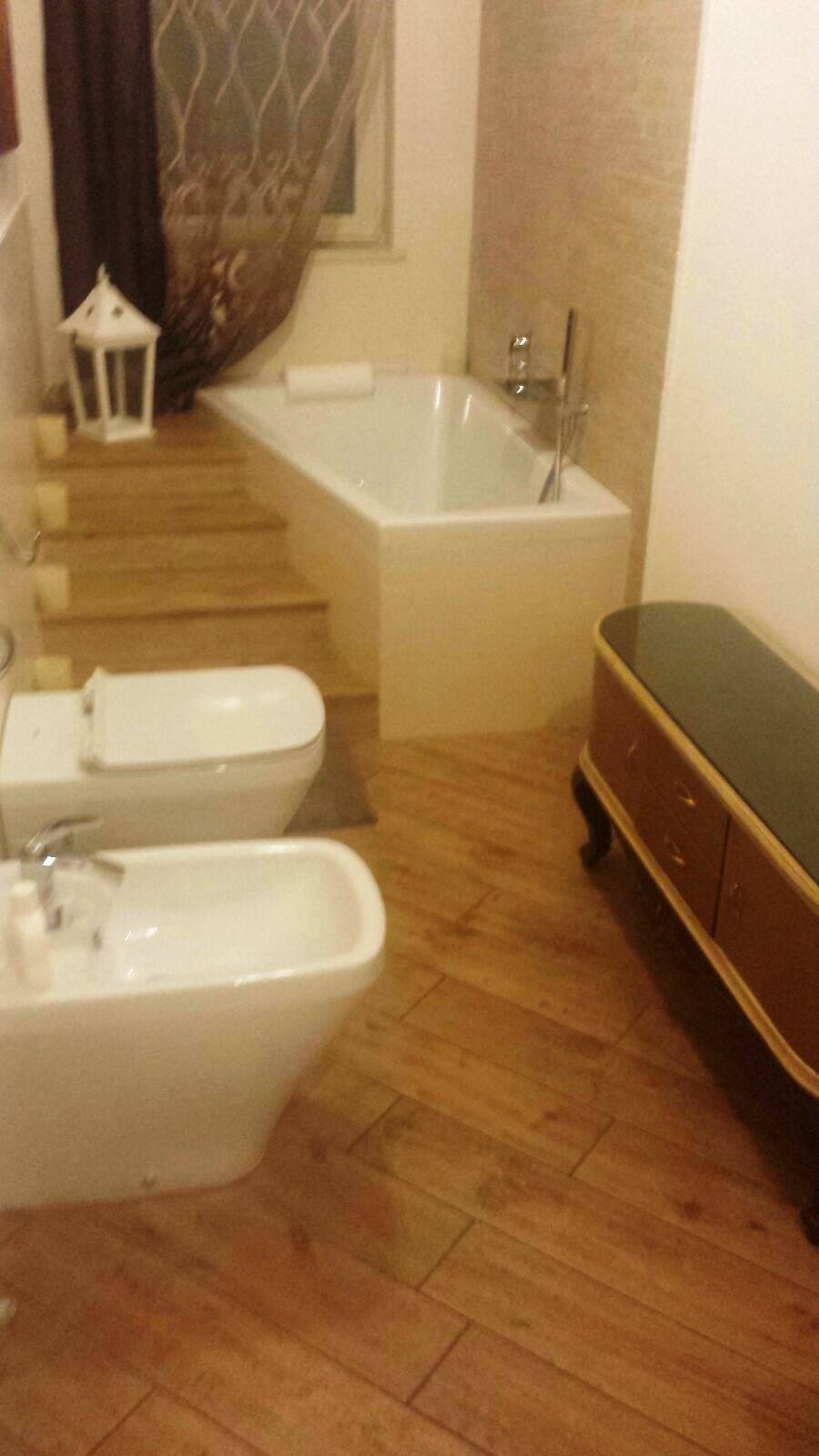 dettaglio sanitari moderni bagno