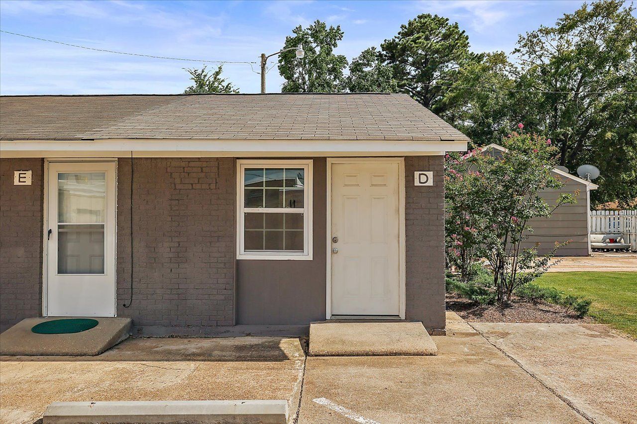 PEARL DRIVE APARTMENTS - Exterior 01