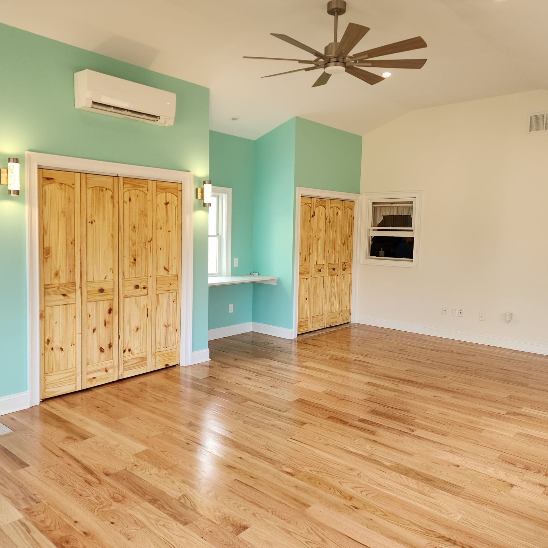 Empty Room with Wooden Floor — Newark, DE — Oakes Signature Homes