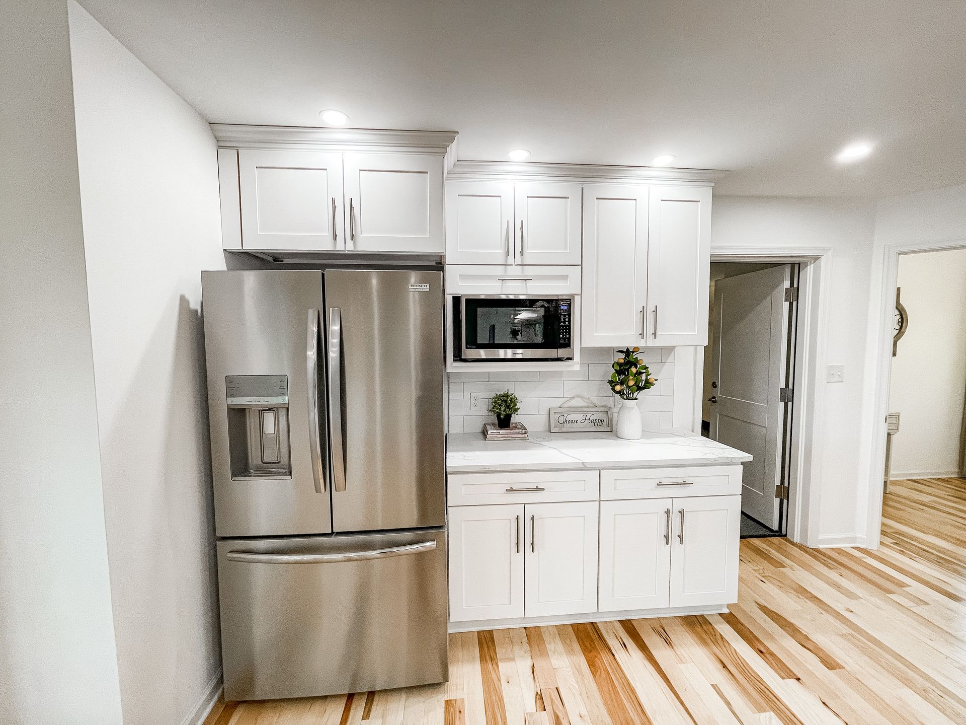 Kitchen with Appliances — Newark, DE — Oakes Signature Homes