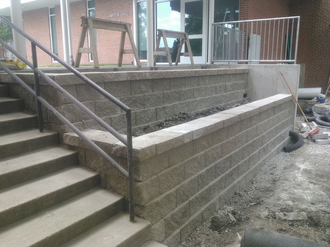Buenemann Landscaping LLC 2 Level Retaining Wall