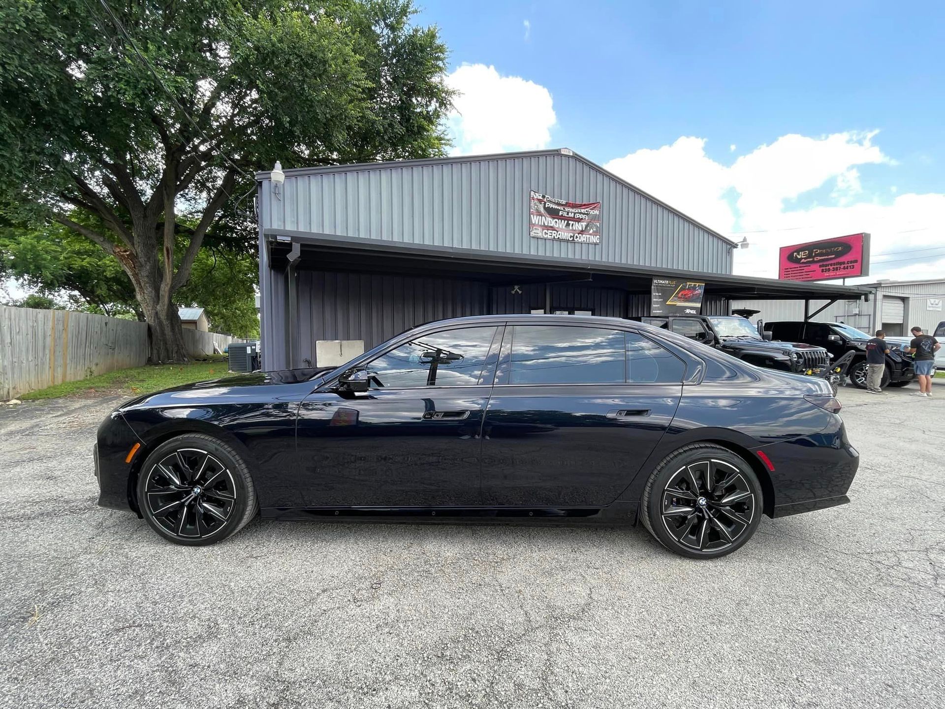 2023 BMW 760i xDrive