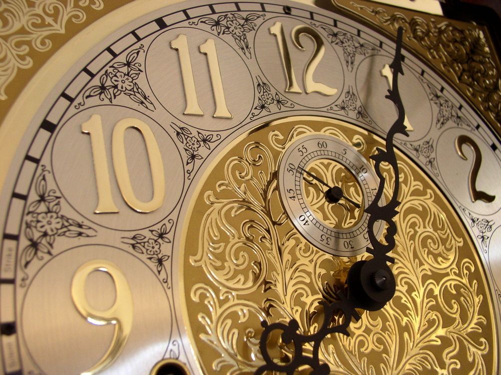 time on a grandfather clock