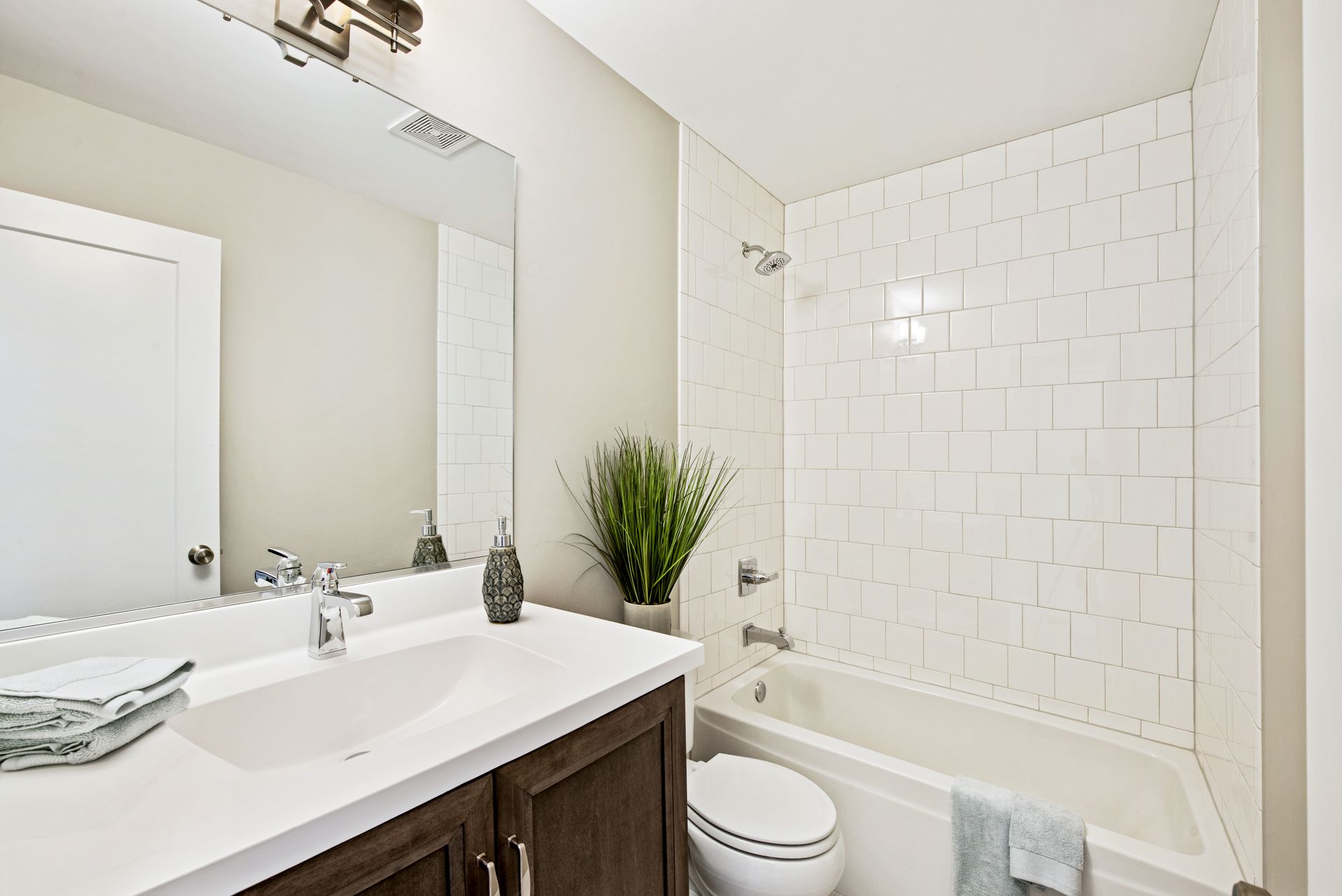 Clean Bathroom — Easthampton, MA — Advanced Carpet & Upholstery Cleaning