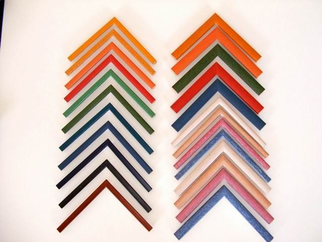 cornici in legno colorato e sottile