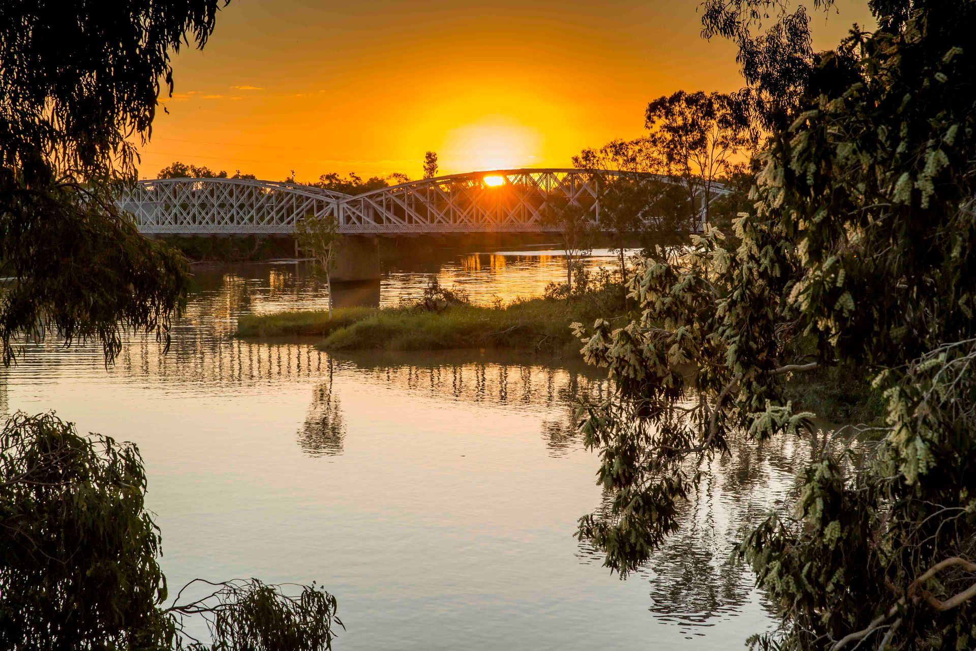 Sunset Over River — Delicious Entertainment In Rockhampton, QLD