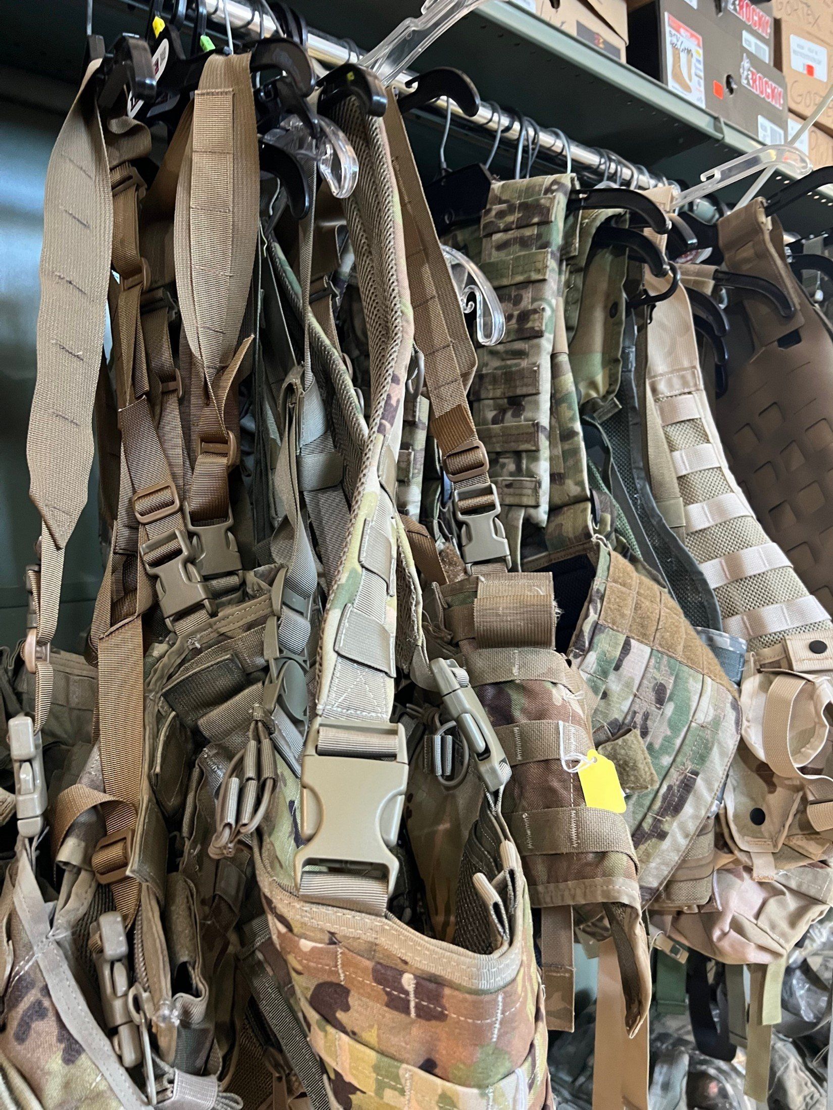 Straps — Wahiawa, HI — Camouflage Shop Inc.