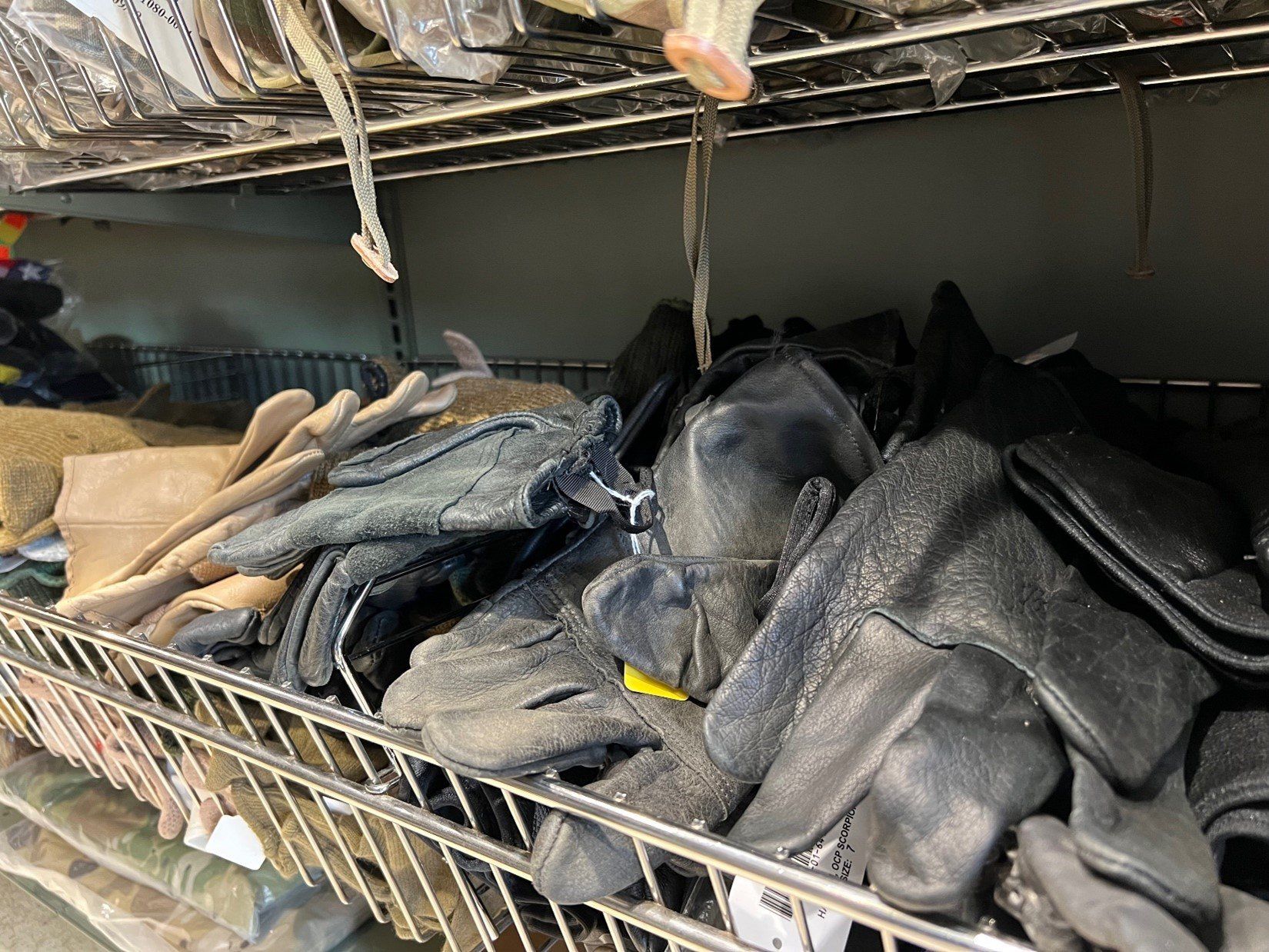 Gloves — Wahiawa, HI — Camouflage Shop Inc.